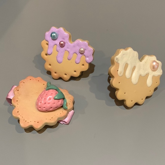 Jewelry - Trio of handmade biscuit jewelry pieces